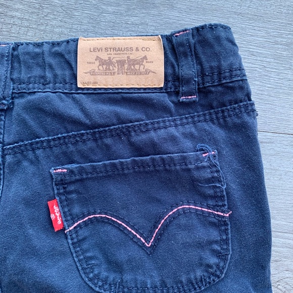 ⚡️Bundle 3 for $20 Levi’s girl shorts 4t - Picture 3 of 5